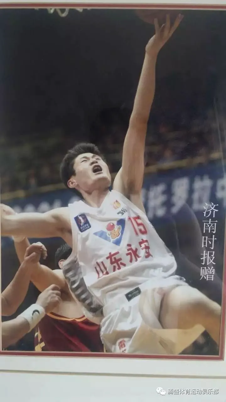 如何通过模拟比赛环境提高篮板实战能力?_0